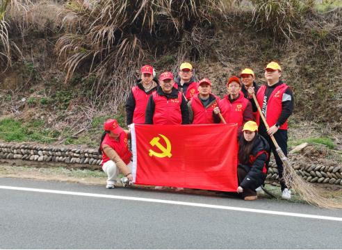 传承雷锋精神 守护景区通途
