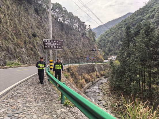 茶汛双防筑屏障 科技护航保畅通